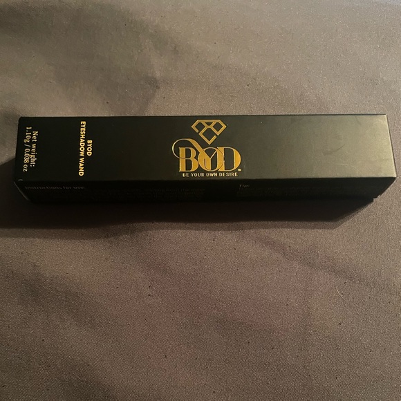 BYOD Eyeshadow wand - Picture 1 of 4